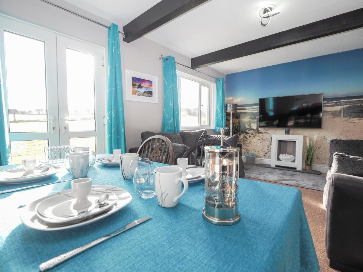 Trenewydd Farm Holiday Cottages Кардиган Номер фото