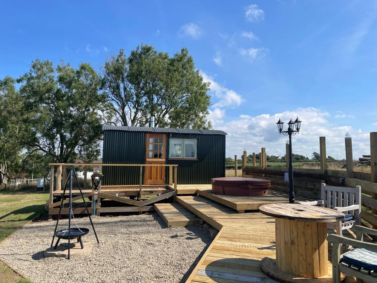 Trenewydd Farm Holiday Cottages Кардиган Номер фото